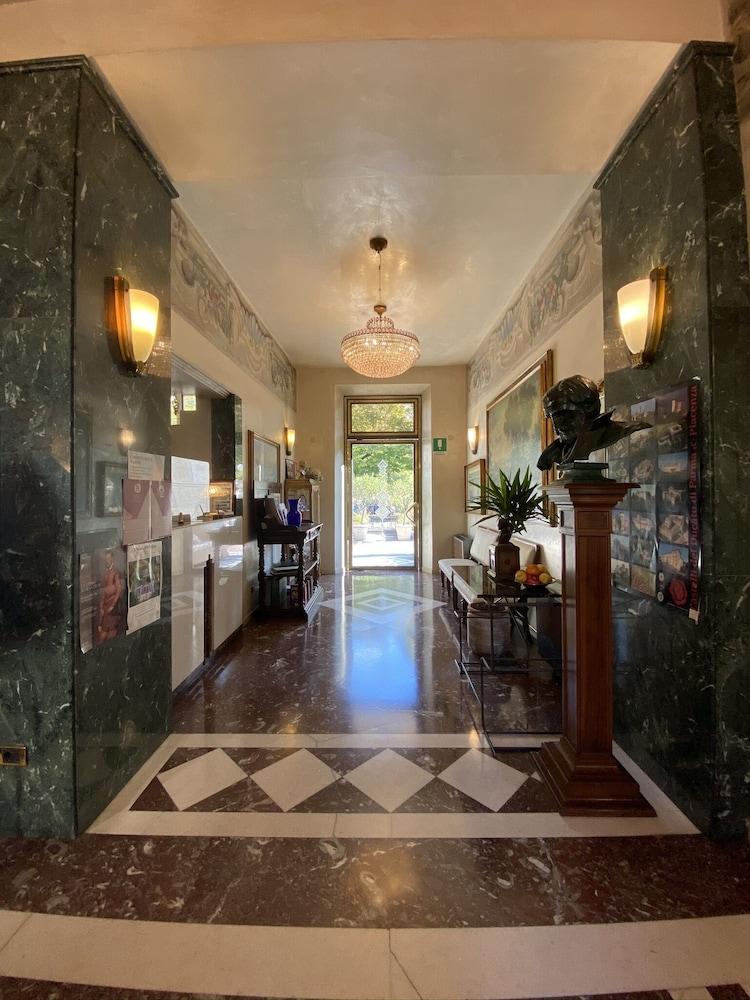פארמה Hotel Verdi Boutique Hotel מראה חיצוני תמונה
